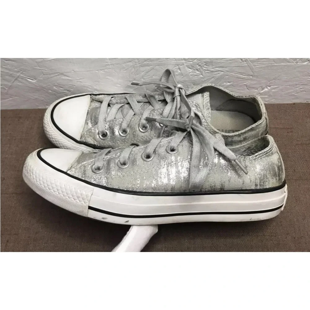 Converse Women's Sneakers Silver Metallic Canvas Low Top Size 6 Chuck Taylor